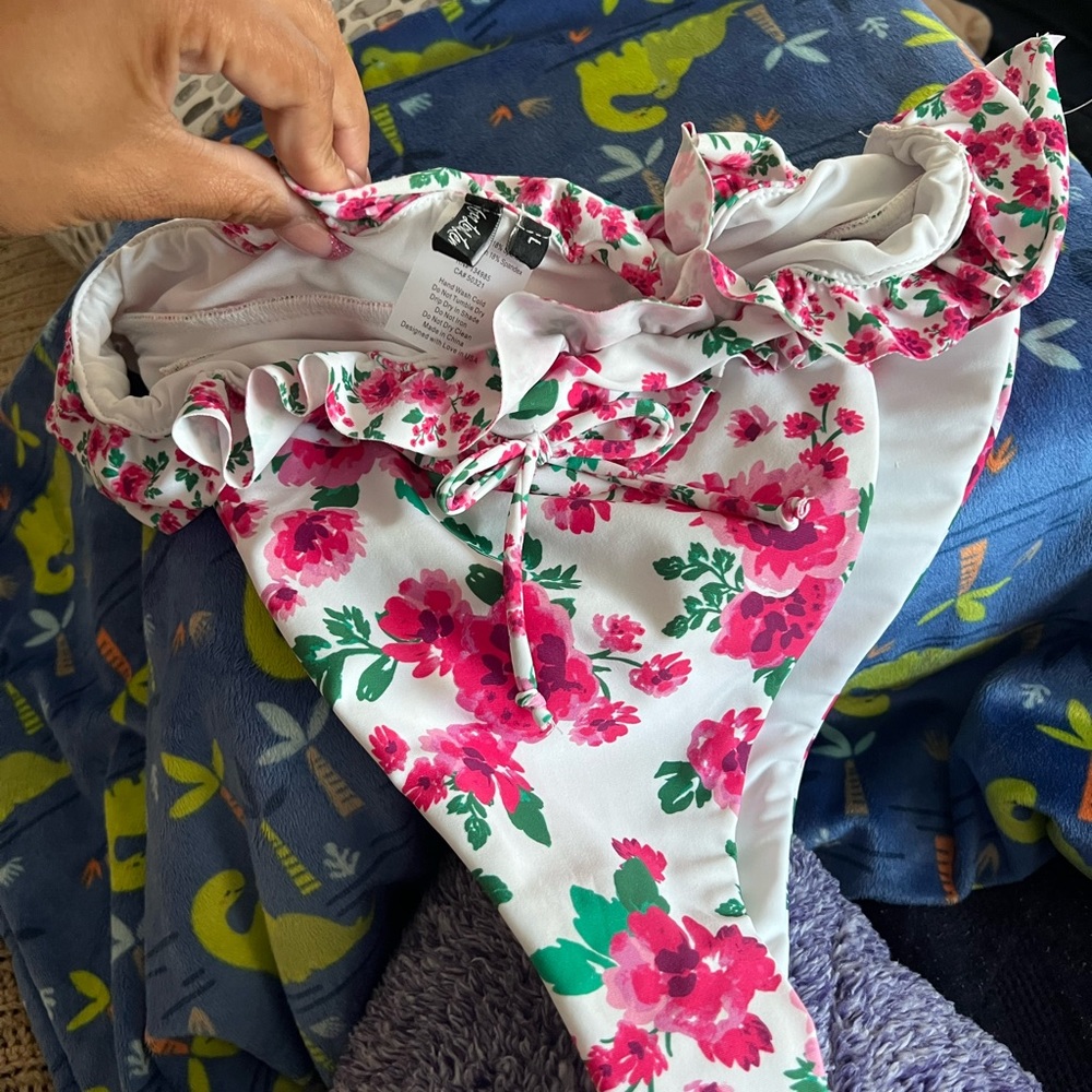 Carnation bikini - Picture 6 of 8